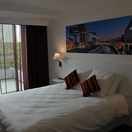 Hotel apartamentowy Privilege & Eurociel Centre Comedie