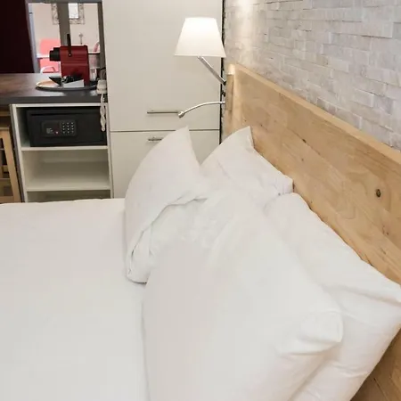 Privilege & Eurociel Centre Comedie