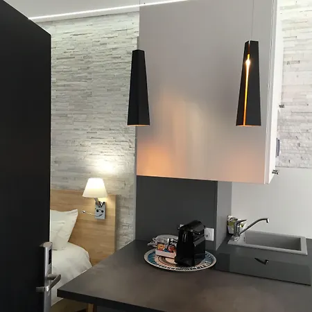 アパートホテル Privilege & Eurociel Centre Comedie 3*