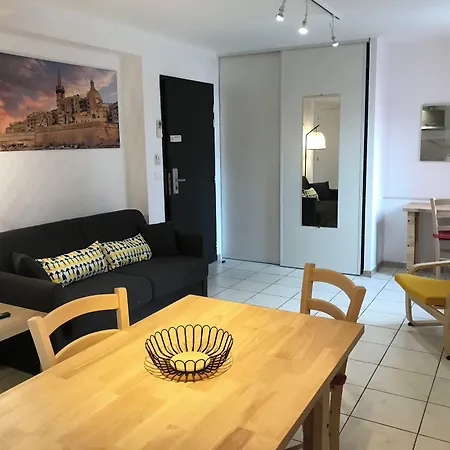 Privilege & Eurociel Centre Comedie アパートホテル