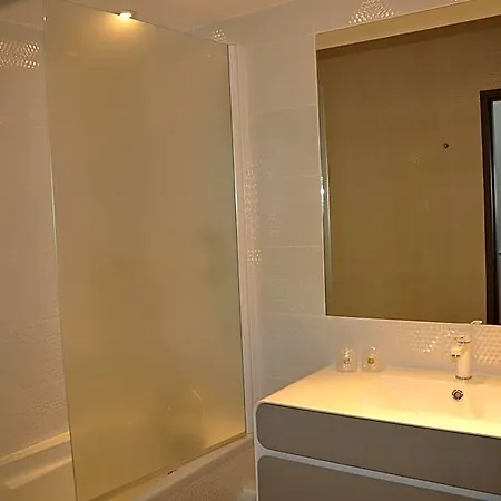 Aparthotel Privilège Hôtel&apparts Eurociel Centre Comédie 3*