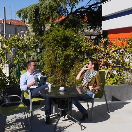 Privilège Hôtel&apparts Eurociel Centre Comédie Apartahotel 3*