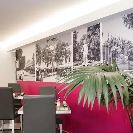 Aparthotel Privilege & Eurociel Centre Comedie