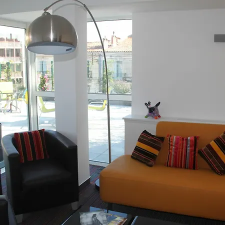 Privilege & Eurociel Centre Comedie アパートホテル