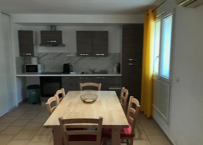 Privilège Hôtel&apparts Eurociel Centre Comédie 3*