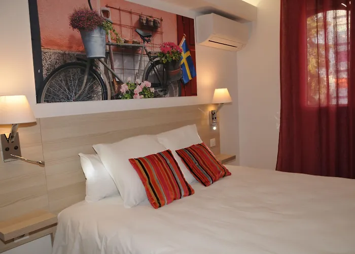 Aparthotel Privilège Hôtel&apparts Eurociel Centre Comédie 3*