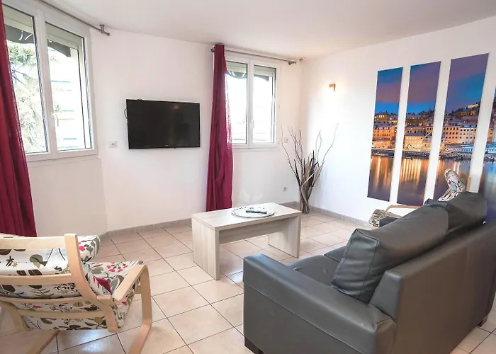 Aparthotel Privilège Hôtel&apparts Eurociel Centre Comédie 3*