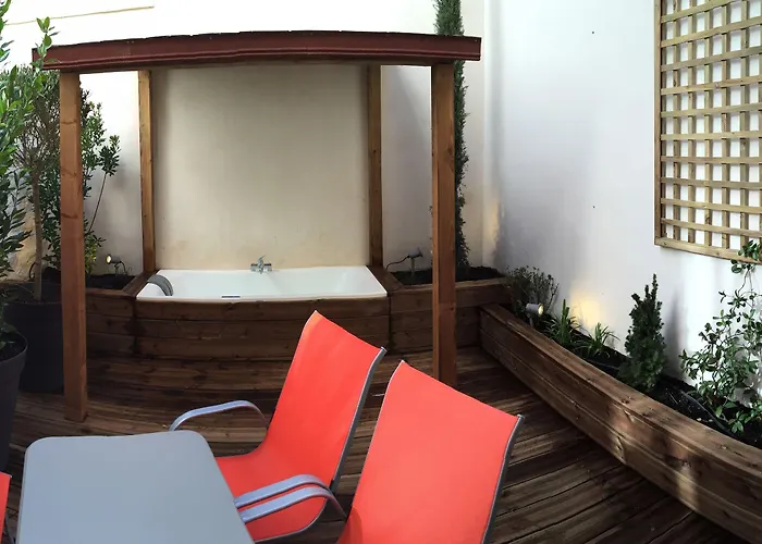 Aparthotel Privilège Hôtel&apparts Eurociel Centre Comédie 3*