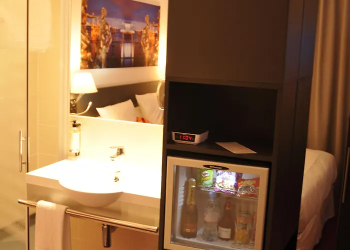 Privilège Hôtel&apparts Eurociel Centre Comédie 3*