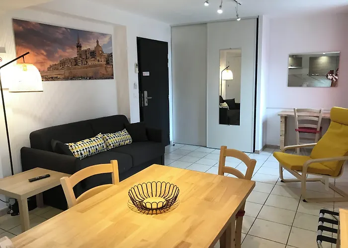 Privilège Hôtel&apparts Eurociel Centre Comédie Apart-hotel